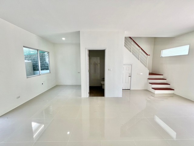 ขายทาวน์เฮ้าส์ แพรกษา 15  รีโนเวทสวย 20.5 ตร.ว. ขายถูก