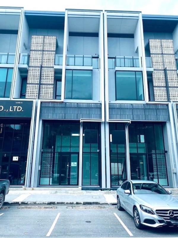 ให้เช่าทาวน์โฮม 4 ชั้น โครงการ Cascade บางนา กม.5 เฟอร์นิเจอร์ครบ ใกล้ Big C ศรีนครินทร์