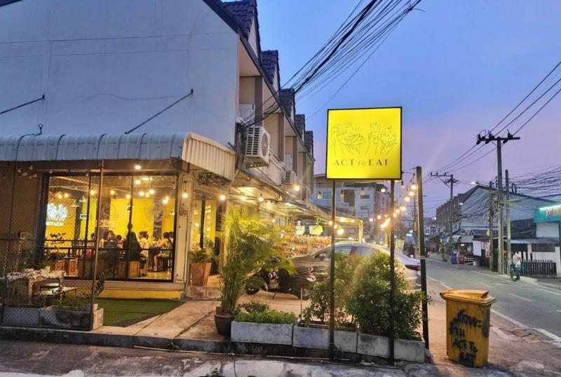 สนใจนัดดูร้าน-สอบถามรายละเอียดคุณปูน 081-193-1313ID LINE : poonzmenเซ้งร้าน‼️ Act to Eat  #เพชรเกษม110 #แยก10  เพียง 300,000 บ ใกล้หมู่บ้านหลายแห่ง  มหาวิทยาลัยธนบุรี และ วิทยาลัยเทคโนโลยีหมู่บ้านครู โอกาสทองสำหรับคุณ- พร้อมเสิร์ฟเมนูหลากหลาย ทั้งของคาวและของหวาน- เมนูเด็ดของร้าน- ของคาว: สเต็ก, สปาร์เก็ตตี้, มาม่าหม้อไฟ, ยำ และอื่นๆ- ของหวาน: บิงซู, ขนมปังปิ้ง, ไอศรีม และอื่นๆ- ร้านพร้อม