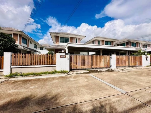 TEL:088-559 5199 คุณเอLine: https://line.me/ti/p/C0eGe0whLXขายบ้าน ไลฟ์การ์เด้นโฮม รีโนเวทใหม่พิกัด : ตะเคียนเตี้ย บางละมุงบ้านรีโนเวทใหม่ทั้งระบบ สำหรับใครที่ต้องการความพร้อมไม่ชอบขั้นตอนยุ่งยาก ออกแบบรีโรเวทเองหลังนี้ตอบโจทย์ราคาขาย 3,190,000 บาทค่าธรรมเรียมโอน + จดจำนอง ฟรีเนื้อที่ขนาด 45 ตารางวา3 ห้องนอน 2 ห้องน้ำ1 ห้องครัว1 ห้องรับแขก2 ที่จอดรถสถานที่สำคัญใกล้เคียง - เซ็นทรัลเฟสติวัล พัทยา 