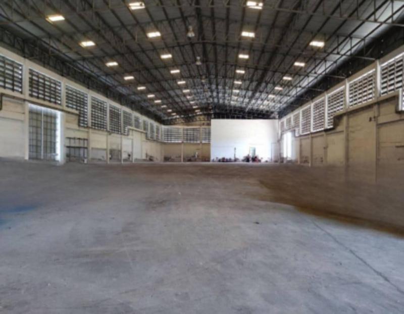 ให้เช่าโกดัง บนพื้นที่สีแดง ติดถนนกิ่งแก้ว  สมุทรปราการ มีออฟฟิศ และหอพักสำหรับพนักงาน จำนวน 10 ห้อง