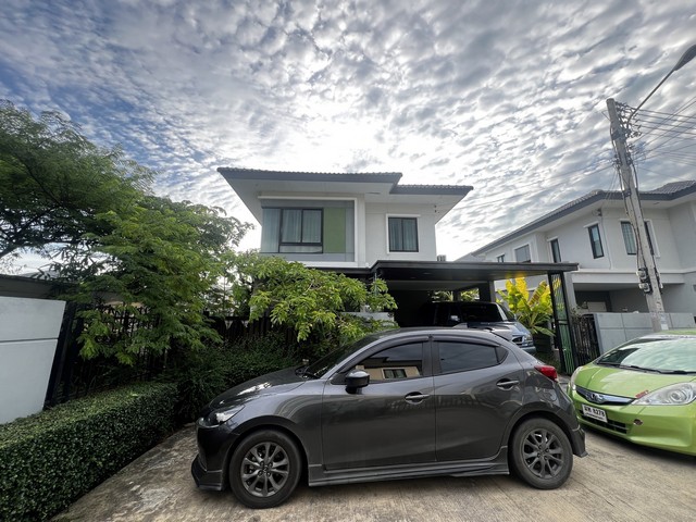  ขายด่วน   บ้านพฤกษาดีไลท์  ต.หลักหก เมืองปทุมธานี จ.ปทุมธานี อยู่ติดกับเมืองเอก บ้านเดี่ยวหลังมุม