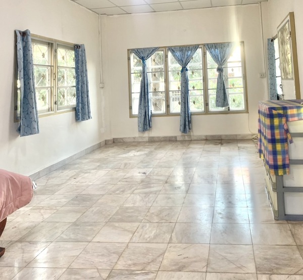 ขายบ้านแฝดสไตล์บ้านเดี่ยว ย่านคลองหลวง หมู่บ้านพรธิสาร 8 ซอย 13 ตำบลคลองเจ็ด อำเภอคลองหลวง จ.ปทุมธานี