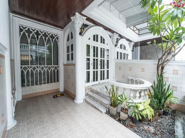 POR4859 ให้เช่า ทาวน์โฮม เอกมัย วิลล่า ใกล้ทองหล่อ และ BTS เอกมัย โรงพยาบาล กรุงเทพ ***จดทะเบียนได้ 4 ชั้น 24 ตร.วา 350 ตรม. 5 ห้องนอน