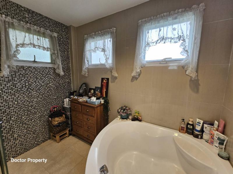 Best Deal SALE/ RENT Perfect Place Sukhumvit77-Suvarnabhumi 81 SQW 3 beds 3 baths Fully Furnished with Teakwood Ready to move in!!