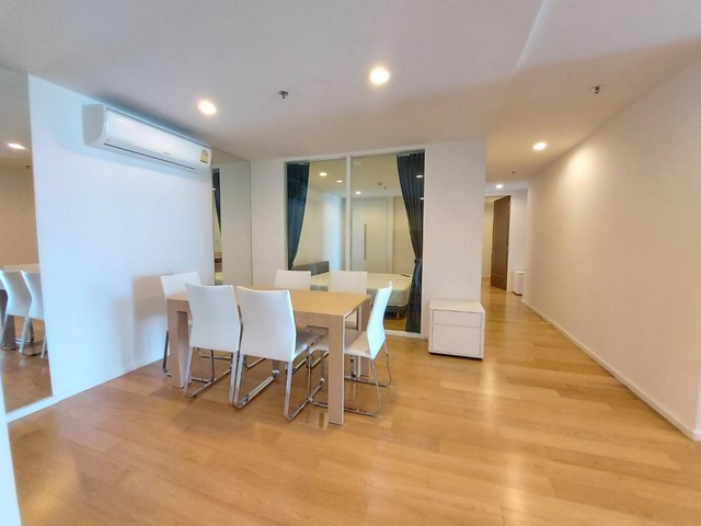ขาย ต่ำกว่าราคาตลาด 15 Sukhumvit Residence สุขุมวิท 15 ไกล้ BTS Nana เพียง 5 นาที และ MRT สุขุมวิท