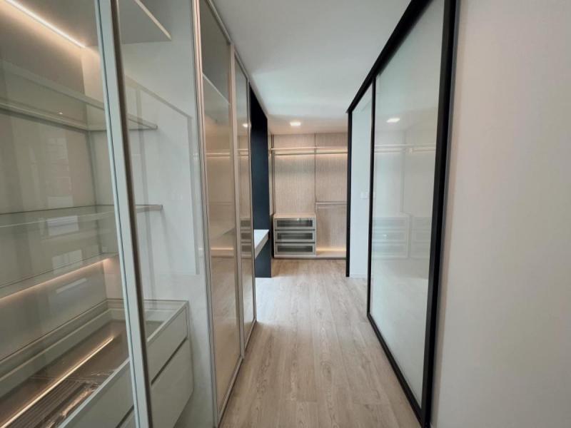 ให้เช่าบ้านเดี่ยว 81.60วาที่จอดรถ 4 คันมีห้องนอน 4 ห้องห้องน้ำ 5 ห้อง (มีห้องน้ำในห้องนอนทุกห้อง)ถนนกรุงเทพกรีฑา