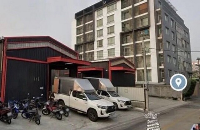 ให้เช่าโกดัง ลาดพร้าว    ใกล้ MRTลาดพร้าว  พท.  220  ราคา  55,000  Tel. 0814164142