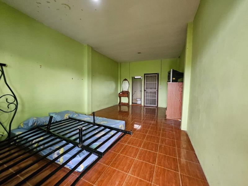 ขายหอพักพานทองชลบุรีราคาถูก หอพัก​  20​ ห้อง​  หอพัก​มีรั้วล้อมรอบ​ ปลอดภัย  ห้องเต็มทุกห้อง​