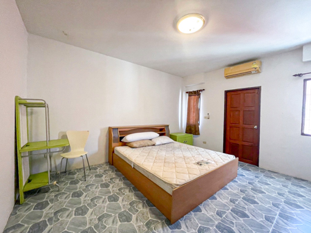 ทาวน์เฮ้าส์ 2 ห้องนอน 2 ห้องน้ำ #ว่างให้เช่า .พร้อมเฟอร์นิเจอร์ครบครัน ใกล้หาดแม่น้ำ เกาะสมุย