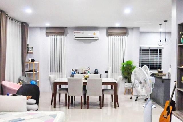 รับรายวัน ใกล้สนามบินอุดร 15นาที เฟอร์หรูครบ ให้เช่า-ขายบ้าน คฤหาสน์เดี่ยวใหม่ 2ชั้น 95ตร.วา 4นอน 3น้ำ 2ชั้น หนองประจักษ์พักได้ 8 คน