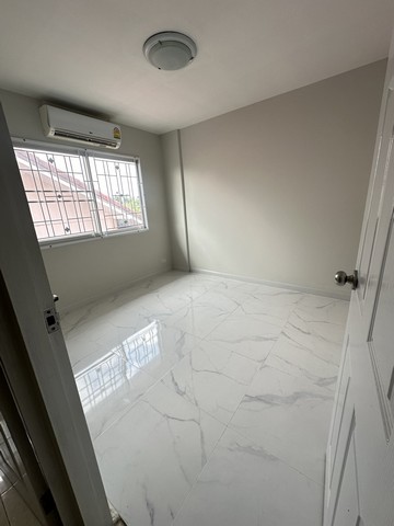 มบ.ศุภาลัยล์วิลล์  ทาวเฮาส์ 2 ชั้น  ถนนกาญจนาภิเษก ต.ศาลากลาง อ.บางกรวย จ.นนทบุรี