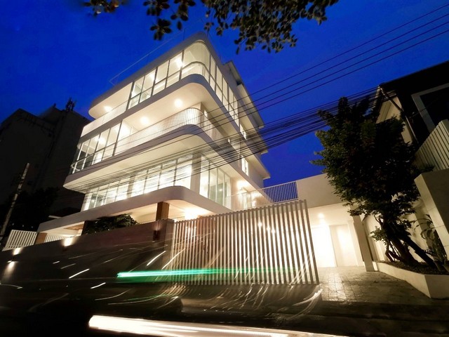 ขายโฮมออฟฟิศ 5 ชั้น ย่านอ่อนนุช 72 ตรว. ทุกห้องโปร่งสบาย ใกล้ BTS อ่อนนุช