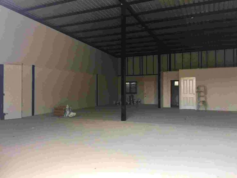 ให้เช่าพื้นที่โกดัง โรงงาน สำนักงาน ใกล้รถไฟฟ้าสายสีม่วง บน ถ.บ้านกล้วย-ไทรน้อย นนทบุรี