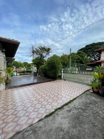 บ้านเดี่ยว 2 ชั้น ขายตามสภาพ รุ่งเรืองเลควิว แปลงมุม สันผีเสื้อ