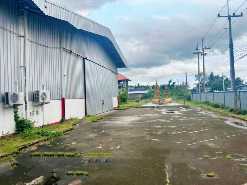 ขายที่ดินพร้อมอาคารโรงงาน  ขนาดเล็กสภาพดี ????พื้นที่สีเหลืองอ่อน ทุ่งขวาง อ.พนัสนิคมชลบุรี​