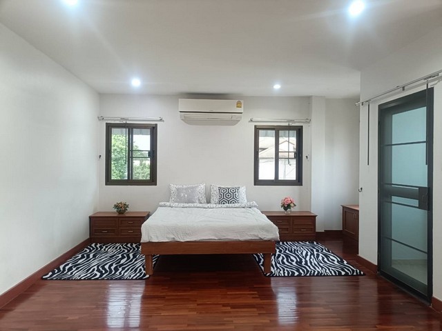 HR1844ให้เช่าบ้านเดี่ยว 3 ชั้น ย่านเอกมัย ใกล้บิกซีเอกมัย เดินทางสะดวก เหมาะทำออฟฟิศหรืออยู่อาศัย