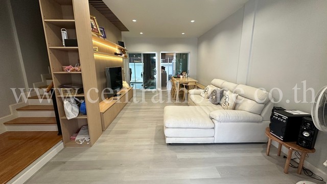 ทาวน์โฮม 3 ชั้น วิสต้า ปาร์ค รัชดา - รามอินทรา รีโนเวทใหม่ทั้งหลัง