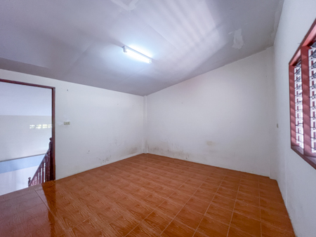 ห้องแถว ว่างให้เช่า 1นอน 1น้ำ เหมาะสำหรับทำธุรกิจ ต.ลิปะน้อย อ.เกาะสมุย จ.สุราษฏร์ฯ