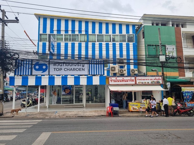 ขายตึก2คูหา 3ชั้น 40 ตารางวา 5 ห้องนอน 5 ห้องน้ำ ระบบน้ำร้อน เย็น แบบโรงแรม แอร์ทุกห้อง ใจกลางเมือง