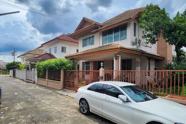 หมู่บ้าน ชัยพิทักษ์ งามวงศ์วาน :บ้านเดี่ยวหลังใหญ่ สภาพดี พื้นที่กว้างถึง 80 ตารางวา ราคาพิเศษ