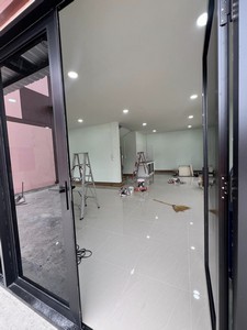 ให้เช่าโกดังเดี่ยว มีรั้วรอบขอบชิด  360 ตร.ม. ออฟฟิต 2 ชั้น 144 ตร.ม.บางกระดี่ 1พระราม 2