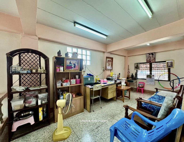 LM24-0238 ขายอาคารพาณิชย์ 4 ชั้น ซอยประชาอุทิศ76 ใกล้ม.เทคโนฯพระจอมเกล้าธนบุรี เนื้อที่ 13 ตรว 2นอน 2น้ำ