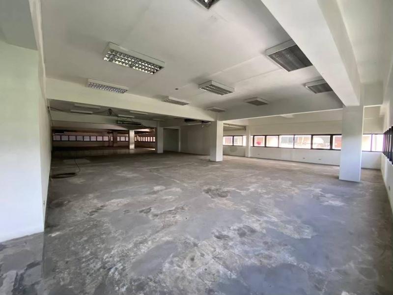 EPL-WH0835 ให้เช่าอาคารโกดัง คลังสินค้า 3 ชั้น ทำเลดี ติดถนนบางนา-ตราด พื้นที่ประมาณ 3,800 ตารางเมตร ที่จอดรถได้สูงสุด 40 คัน