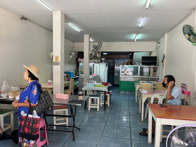 ขาย ตึกร้านค้า 2 ชั้น อยู่ในตลาดทำเลค้าขายใกล้กับวัดหลวงพ่ออี๋