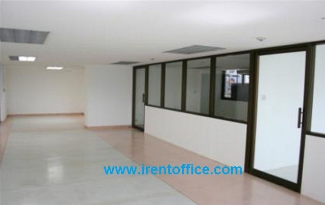 ออฟฟิศให้เช่าวิภาวดี จตุจักร  อาคารวังเด็ก  ใกล้ทางขึ้นทางด่วนโทลเวย์ ขนาด 60 ตรม.ขึ้นไป