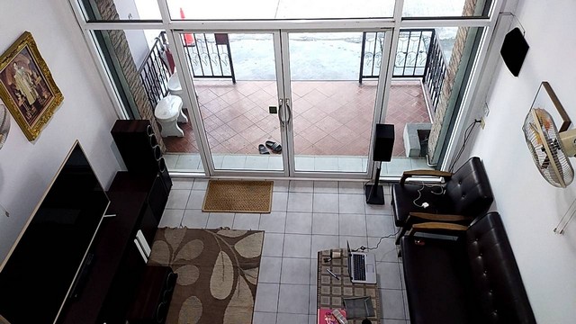 ขายอาคารพาณิชย์ 3.5 ชั้น อยู่ต้นถนนเก้ากิโล อ. ศรีราชา จ. ชลบุรี