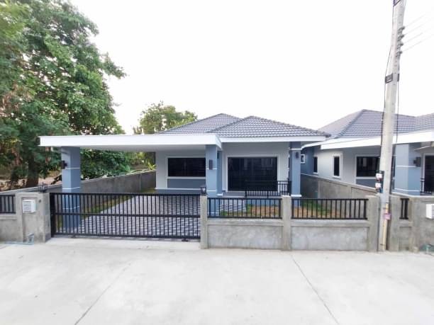 ลดราคาพิเศษ 2.4 ล้าน 52 ตรว. ท่าวังตาล สารภี บ้านสร้างใหม่ วิวดอยสุเทพ มี 3 หลัง ติดลำเหมืองสาธารณะ ปลูกต้นไม้ไว้ให้พร้อมขายในราคาต้นทุนเก่า