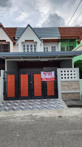 ขายทาวเฮาส์​ 2ชั้น​  หมู่บ้านบัวทอง​ ติดสถานีรถไฟฟ้าคลองบางไผ่​ อำเภอบางบัวทอง จังหวัดนนทบุรี