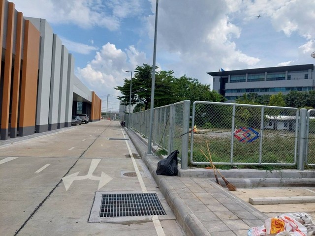 ขายที่ดิน 1-3-38 ไร่  ทำเลดีมากๆ อยู่ในย่านธุรกิจ ติดรถไฟฟ้า MRT ศูนย์วัฒนธรรม ถ.วัฒนธรรม  ห้วยขวาง ZB072