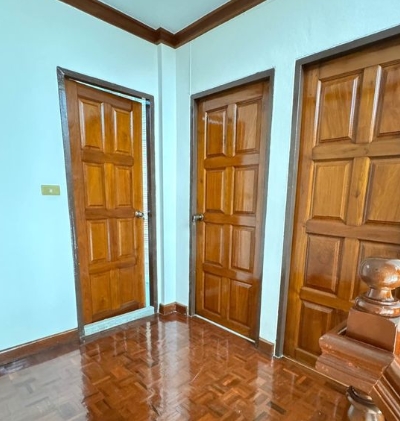 ขายทาวน์โฮม ลาดพร้าว 84 ซอยประดิษฐ์มนูธรรม3 ใกล้เซ็นทรัลอีสท์วิลล์