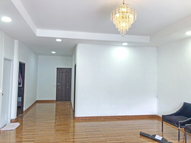 แฮปปี้อเวนิว MRTดอนเมือง 1.7 กม เฟอร์ครบ ดอนเมือง 1.2 กม.  ให้เช่าบ้านเดี่ยว 3นอน2 น้ำ.280 ตร.ม.70 ตร.วา. ซ.นิเวศน์ชาวฟ้า1-2