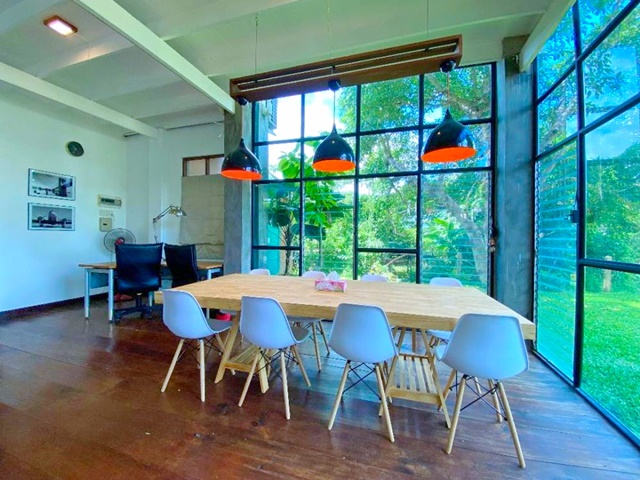 บ้านไทยไม้สักทองให้เช่า-ขาย Hostel 8เตียง เดี่ยวริมน้ำ 129 ตร.วาอู่ทอง อยุธยา 5นอน 7น้ำ 2ชั้น  7แอร์ 345 ตร.ม. ในตัวเมืองแต่เงียบสงบ