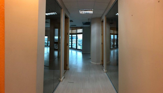 ให้เช่าพื้นที่ออฟฟิศ 1 ชั้น ตึกเซ็นทรัล ซิตี้ ทาวเวอร์  พื้นที่ 186 ตรม. ตกแต่งแล้ว ใกล้ ศูนย์การค้าเซ็นทรัลบางนา