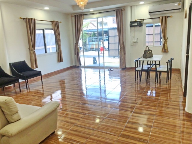 แฮปปี้อเวนิว MRTดอนเมือง 1.7 กม เฟอร์ครบ ดอนเมือง 1.2 กม.ให้เช่าบ้านเดี่ยว 3นอน2 น้ำ.265 ตร.ม.72 ตร.วา. ซ.นิเวศน์ชาวฟ้า1-2