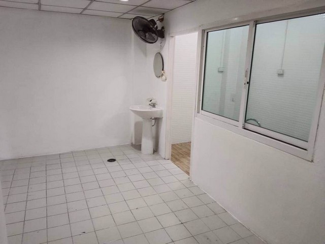 ให้เช่าทาวน์โฮมซอยสุขุมวิท 66/1   ใกล้บีทีเอสอุดมสุข ย่านบางนา