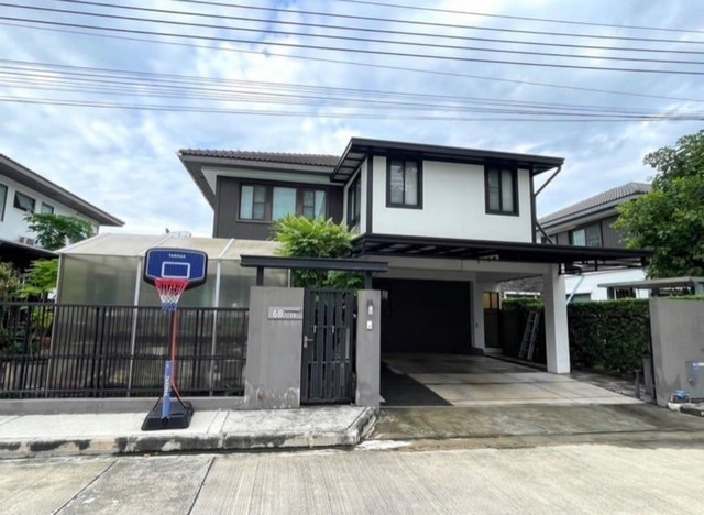 ประกาศขายบ้าน มัณฑนา เมกาบางนา กม.7 ซอย ราชวินิตบางแก้ว ใกล้ห้าง Megabangna บ้านสภาพดีมีเฟอร์นิเจอร์บิ้วอิน พร้อมอยู่ ราคาขาย 13.9 ล้าน บ้านสภาพดีมีเฟอร์นิเจอร์บิ้วอิน พร้อมอยู่ ใกล้ห้างและโรงเรียน เจ้าของขายเอง ไม่เคยปล่อยเช่าที่ตั้ง มัณฑนา เมกาบางนา กม.7  ซอย ราชวินิตบางแก้วต.บางแก้ว อ.บางพลี จ.สมุทรปราการขนาด 64 ตรว. 200 ตรม. - 4 ห้องนอน 3 ห้องน้ำ - 1 ห้องรับแขก- 1 ห้องนั่งเล่�