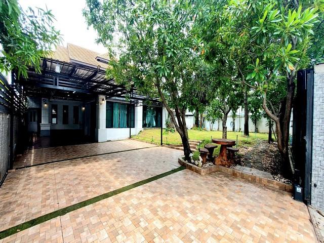 ขายบ้านเดี่ยว 3 ชั้นหลังมุม 176 ตรว. รามอินทรา 65-67 ปากซอยมีรถไฟฟ้าสายสีชมพู กม.6 ใกล้ทางด่วน ใกล้เลียบด่วน