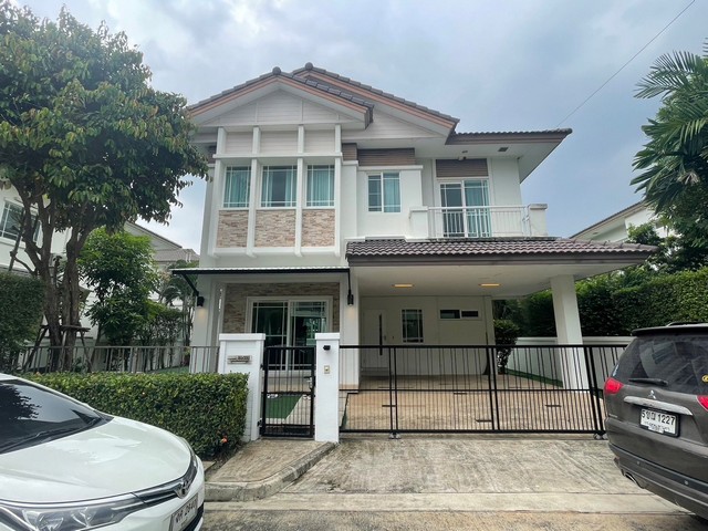 LVPP52860 ให้เช่า บ้านใน หมู่บ้านมัณฑนา พระราม 9-ศรีนครินทร์ ทำเลในเมือง ทุกความสะดวกสบาย บนทำเลศักยภาพ ที่เหนือกว่าราคาเช่า : 50,000 บาท/เดือน   (ล่วงหน้า 1 เดือน / ประกัน 2 เดือน)ที่ตั้ง : กรุงเทพกรีฑา ซอย7 ถ.กรุงเทพกรีฑา แขวงหัวหมาก เขตบางกะปิ กรุงเทพฯชื่อโครงการ : บ้านมัณฑนา พระราม 9 – ศรีนครินทร์รายละเอียด :- เนื้อที่ดิน 62 ตารางวา บ้านแบบ: ลาพิส- พื้นที่ใช้สอยมากกว่า 183 ตารางเม