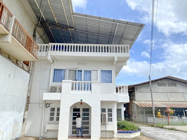 สุโขทัย รพ.สววรคโลก 1.5 กม. ทำเป็น Office คลังสินค้า และบ้านพักได้ ให้เช่าโกดัง 2ไร่ 2งาน 955ตร.ม. 7,999-59,999b-m สามารถจอดรถโหลดของ โลตัสสวรรคโลก 1.2 กม.รร.เทศบาลสววรคโลกประชาสสรค์ 1.2 กม.เลียบทางรถไฟ-จรดวิถีถ่อง รฟท.สวรรคโลก 600 ม.Sukhothai SRT Sawankhalok 600m. Sawankhalok Hospital 1.5km.  an office warehouse and house for rent 2rai 2ngan 955sqm. 7,999-59,999b-m parking load cars. Lotus Sawankhalok 1.2 km. Sawankhalok Prachasart Municipality Sch. 1.2km.Railway Rd. Charoenwithithongตำบลเมืองสวรรคโลก อำเภอสวรรคโลก จังหวัดสุโขทัย   2ไร่ 2งาน 955ตร.ม.2rai 2n