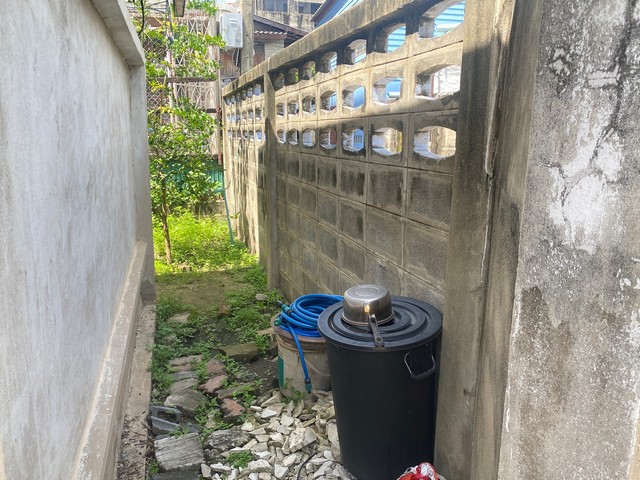 ขายที่ดินพร้อมบ้าน42ตรว. บางเขนสวนใหญ่ เมืองนนทบุรี จอดรถได้2คัน