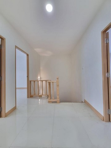 ขายโฮมออฟฟิศ 4 ชั้น ถนนโชคชัย 4 ใจกลางเมือง ติดรถไฟฟ้าสายสีเหลืองโชคชัย 4