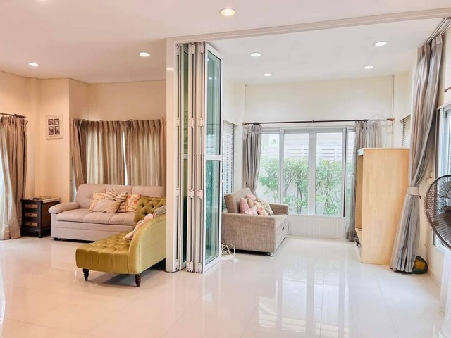 ให้เช่าบ้านเดี่ยว หมู่บ้านเพอร์เฟคเพลส สุขุมวิท77 กทม. เดินทางสะดวก ใกล้สนามบินสุวรรณภูมิ 10 นาที ติดถนนใหญ่ลาดกระบัง