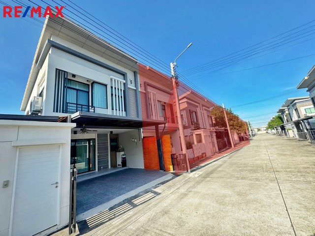 ขาย เดอะทรัสต์ ราชพฤกษ์-รัตนาธิเบศร์ 28 ตร.ว. หลังมุม ต่อเติมครบ สภาพดีมาก พร้อมเข้าอยู่ The Trust Ratchaphruek-Rattanathibet.ราคาปกติ :  3290000.00(ขายต่ำกว่าราคาประเมิน !!!)      รายละเอียดย่อ :บ้านแฝด เดอะ ทรัสต์ 95 ราชพฤกษ์ รัตนาธิเบศร์  ให้ความรู้สึกเหมือนอยู่บ้านเดี่ยว 4 ห้องนอน 3 ห้องน้ำ ต่อเติมครัว ต่อเติมครบครัน เหมาะสำหรับผู้กำลังเริ่มต้นสร้างครอบครัว หรือต้องการขยับขยายจากคอนโด มาอยู่ใ�