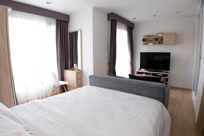 The Base พระราม9 รามคำแหง ให้เช่าขนาด 25 ตรม studio ชั้น 35 ราคา 10,000 บาท รวมส่วนกลาง สัญญา 1 ปีแรกเข้าประกัน 2 เดือน + ลาวงหน้า 1 เดือน ตกแต่งพร้อมอยู่ ทีวี ไมโครเวฟ ตู้เย็น เครื่องซักผ้าLocation ต้น พระราม 9 รามคำแหง ใกล้ Foodland สนใจสอบถามข้อมูล และนัดดูNC2298โทร : 099 0964478 , 0882619655 line ID: @Goodassets (มี@)คลิกแอดไลน์ที่ลิ้งค์ >> https://lin.ee/BejSPLmeWe Chat : AchiwaraspE-mail : Bluealphahome@gmail.com…..หมายเหตุ *เผื่อความรวดเร็ว รบกวนแคปหน้าประกาศหรือส่งลิ