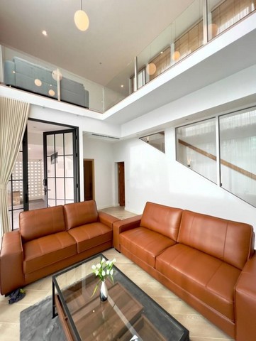 พูลวิลล่า สไตล์โมเดิร์น ทำเลดี สันผักหวาน พร้อมผู้เช่า